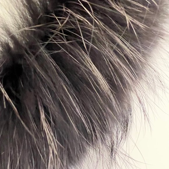 Dana Stein Raccoon collar - Picture 2 of 3